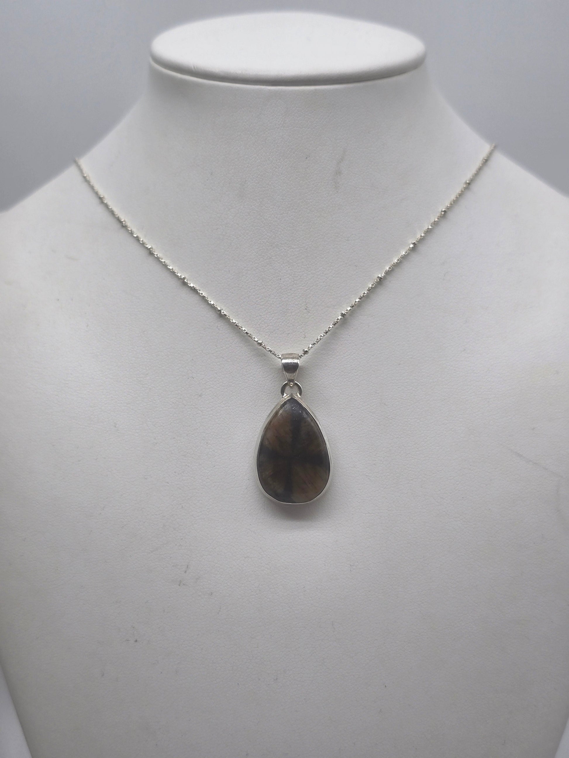 Chiastolite 925 Sterling Silver Pendant – 24 × 17 mm “Cross-Stone” Protection & Grounding (Chain Included) Crystal Wellness