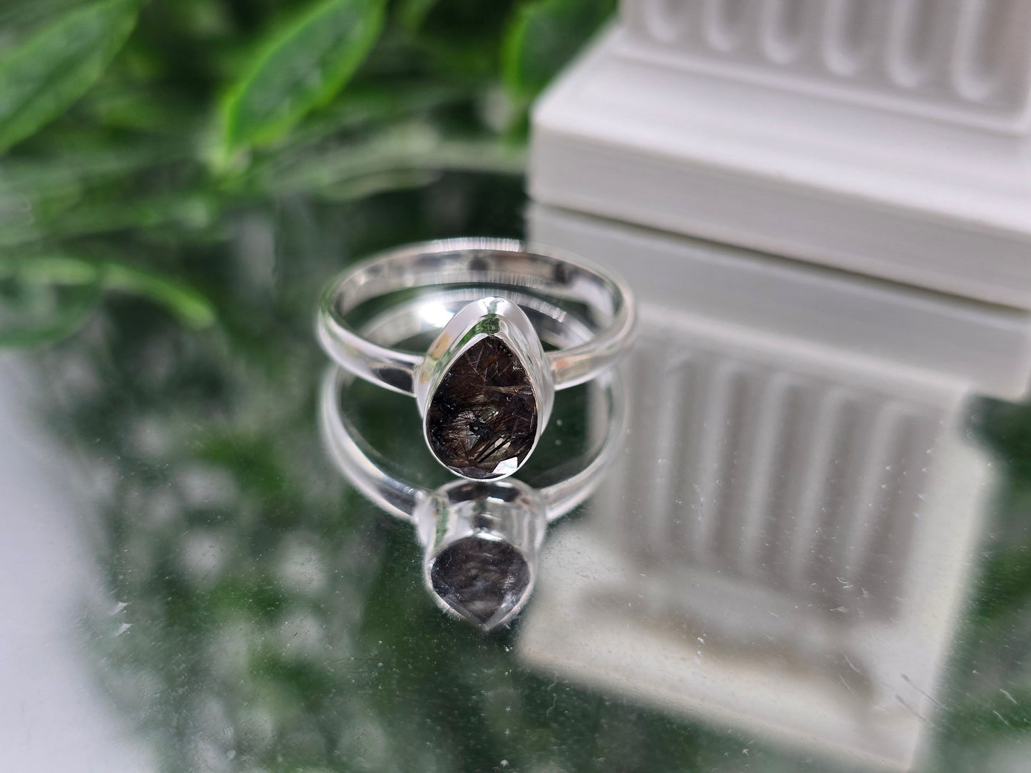 Cacoxenite Super Seven Ring – Stone of Spiritual Growth & Positive Transformation
925 Sterling Silver | Size 9.5 | Stone Size: 11 × 8mm Crystal Wellness