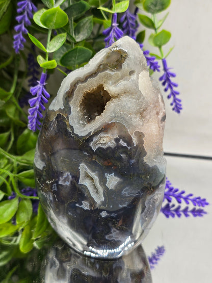 Moss Agate — Stone of Growth, Renewal & New Beginnings
945g | 14 × 9 × 5cm Crystal Wellness