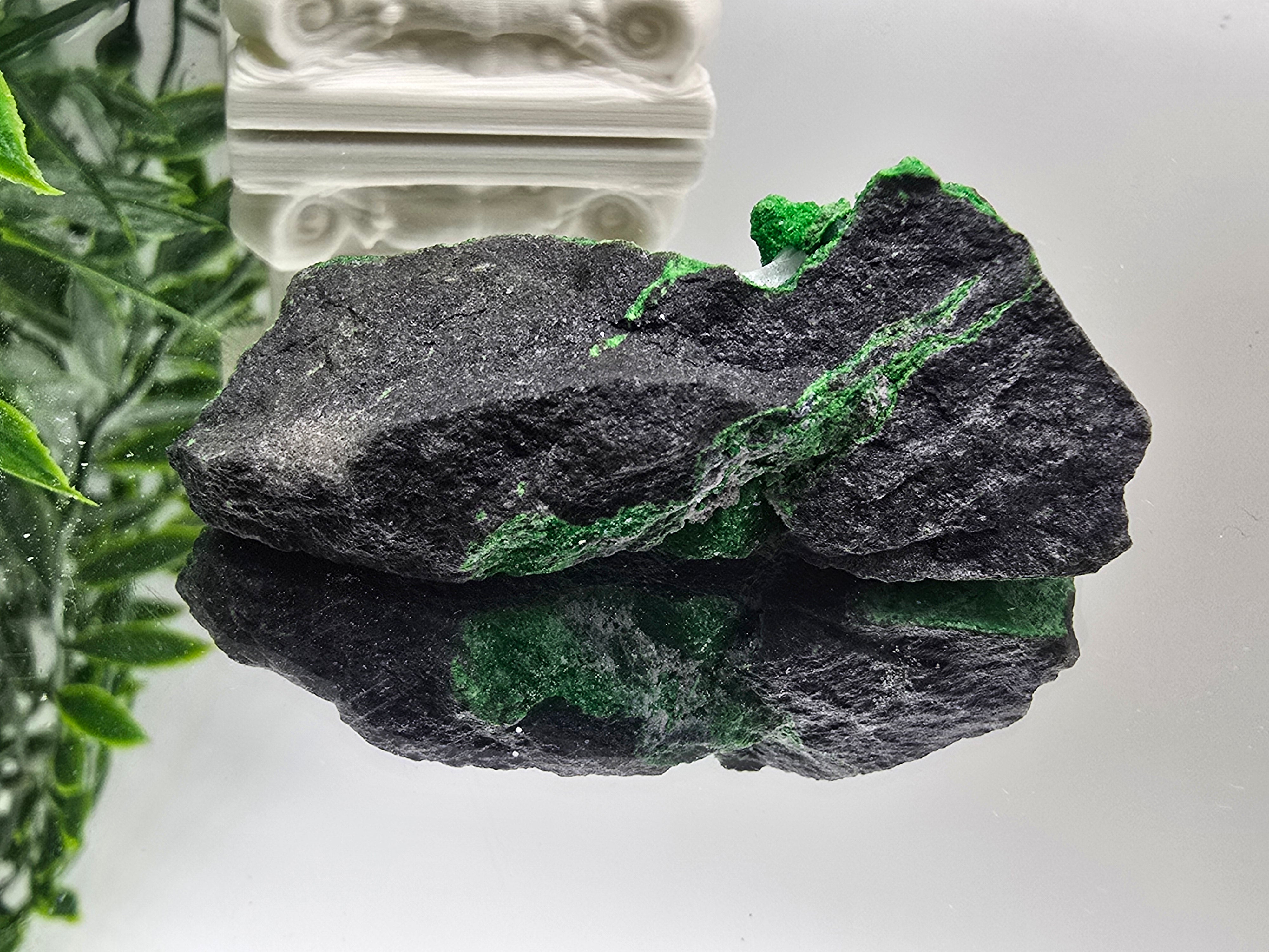 Uvarovite Rare AAA 60 × 22 × 20 mm (Stone of Abundant Heart & Prosperity) Crystal Wellness