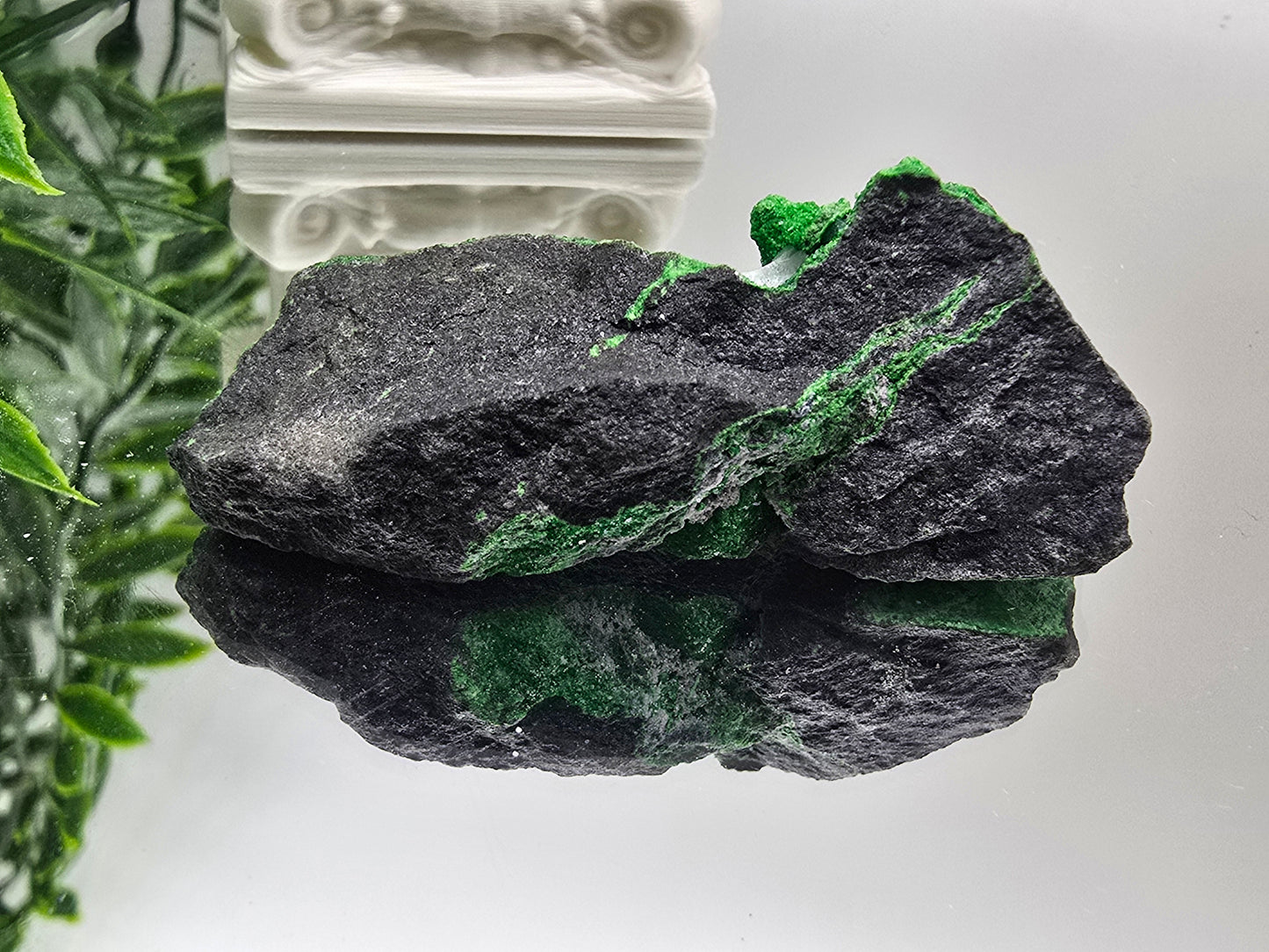 Uvarovite Rare AAA 60 × 22 × 20 mm (Stone of Abundant Heart & Prosperity) Crystal Wellness