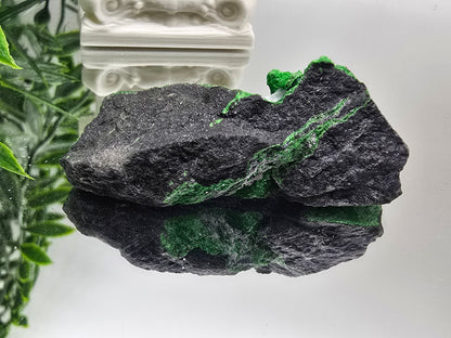 Uvarovite Rare AAA 60 × 22 × 20 mm (Stone of Abundant Heart & Prosperity) Crystal Wellness
