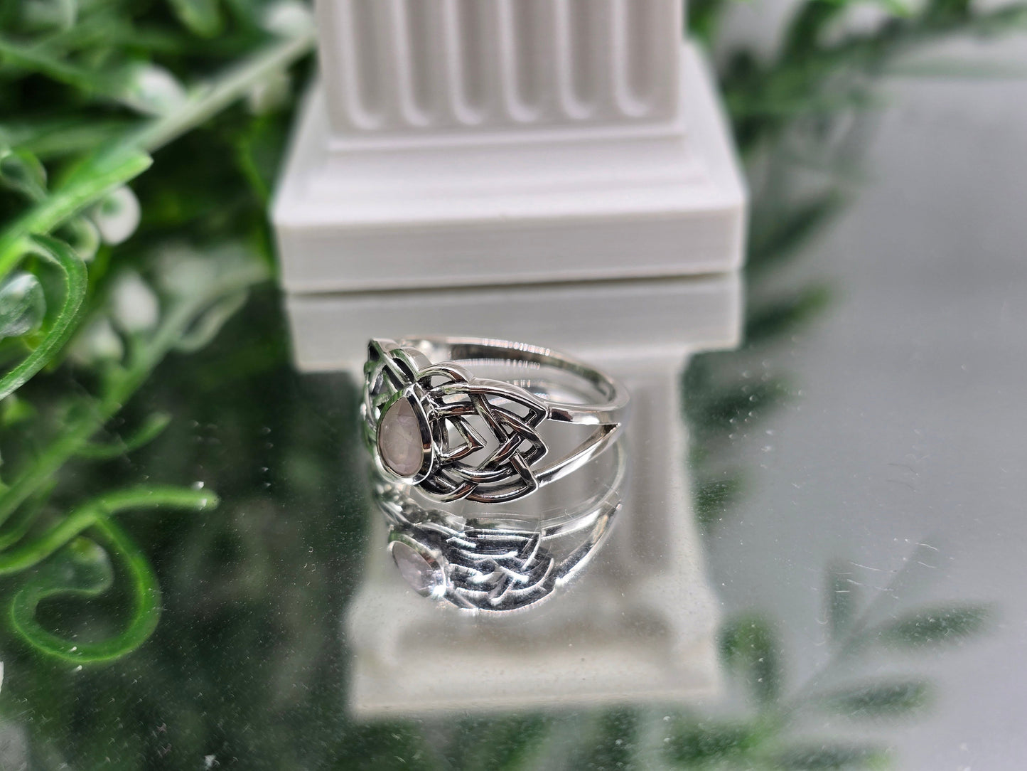Rose Quartz Faceted 925 Sterling Silver Ring Size 7 |
Stone of Love, Self-Love & Emotional Healing Crystal Wellness