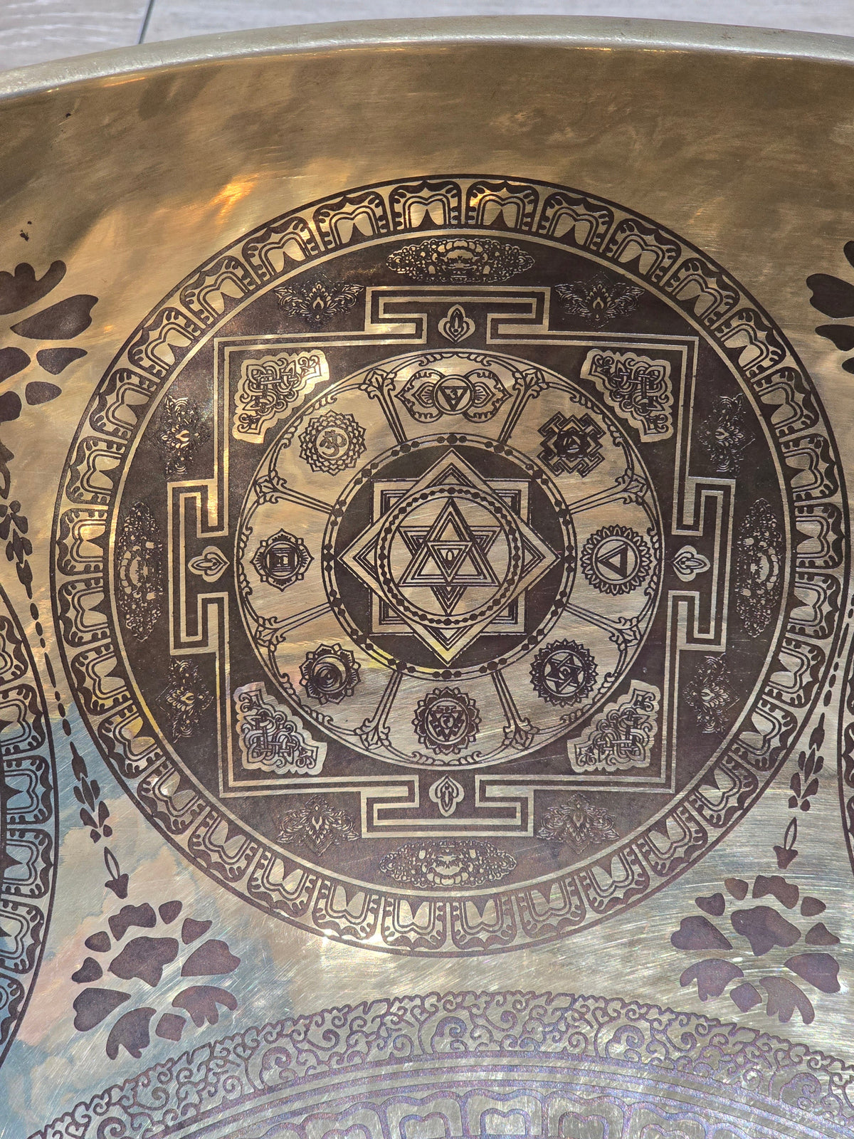 Extra Large Singing Bowl With Buddha Foot And Om Symbol Design Handcrafted With AAA Thick Material And High Quality 45cm, 17inch Crystal Wellness