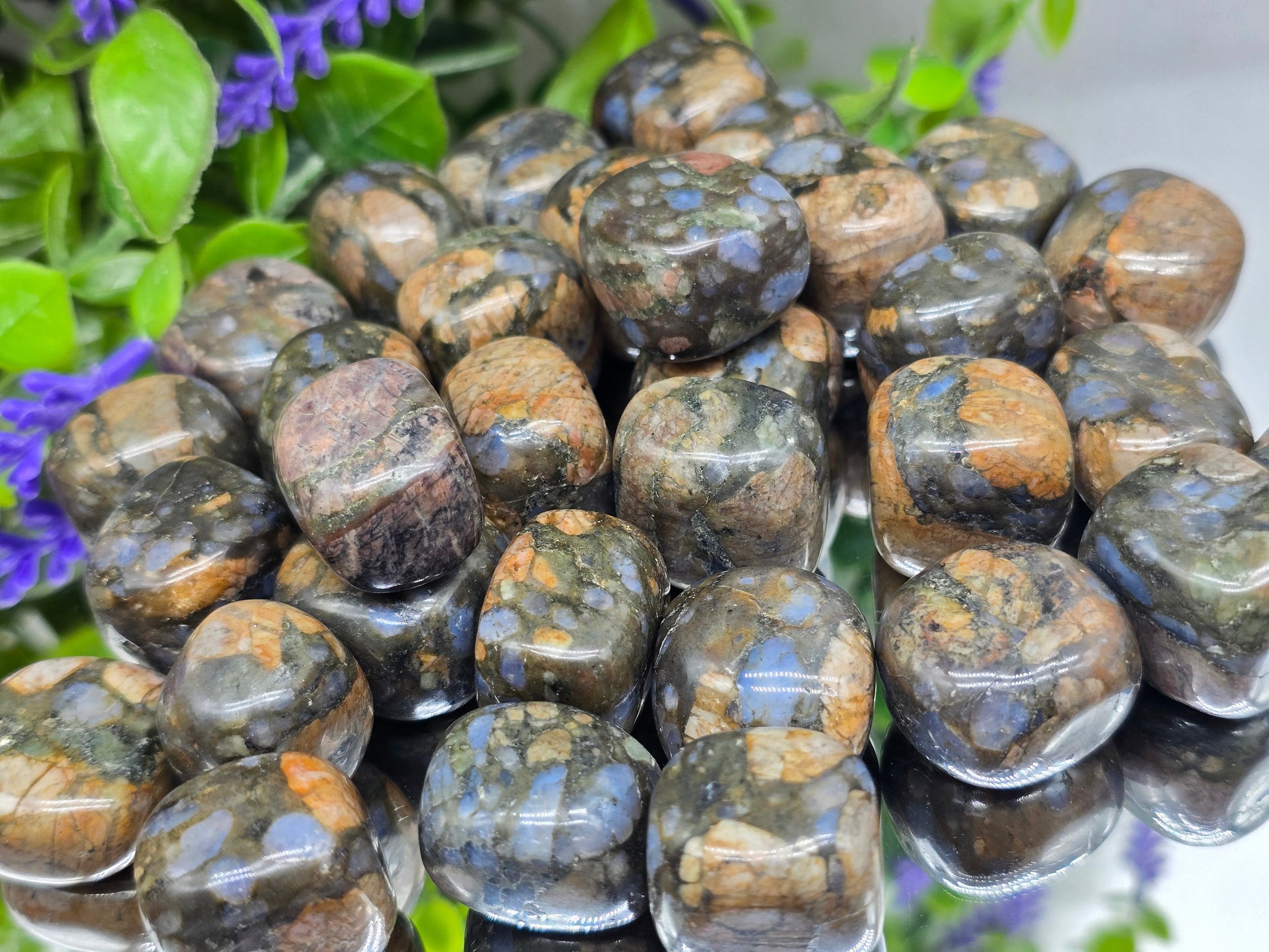 Que Sera Tumbled Stone Crystal Wellness