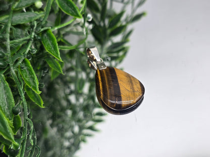 Tiger’s Eye 925 Sterling Silver Teardrop Pendant – Stone of Courage & Protection Crystal Wellness