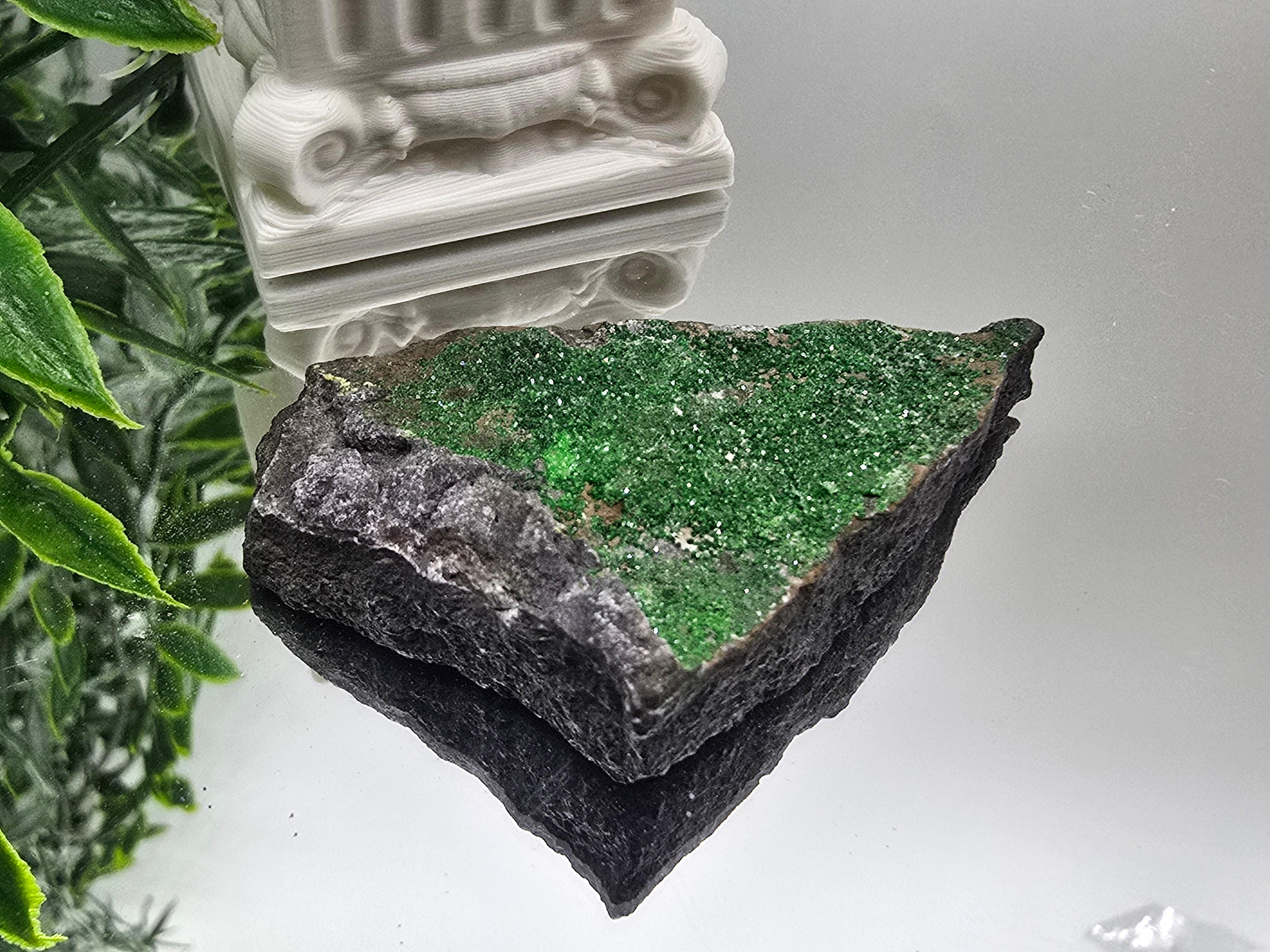 Uvarovite Raw AAA 55 × 35 × 11 mm (Stone of Abundant Heart & Prosperity) Crystal Wellness