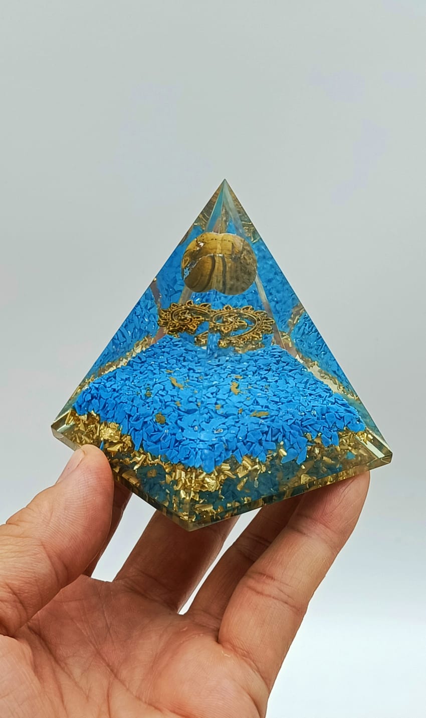 Orgone Pyramid 145g Crystal Wellness