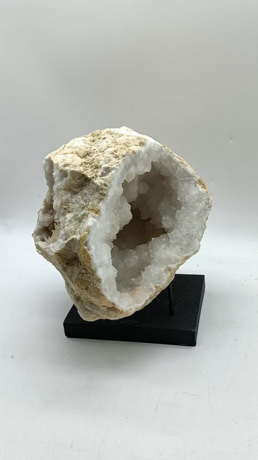 Calcite and Quartz Geode 5.77 Kgs