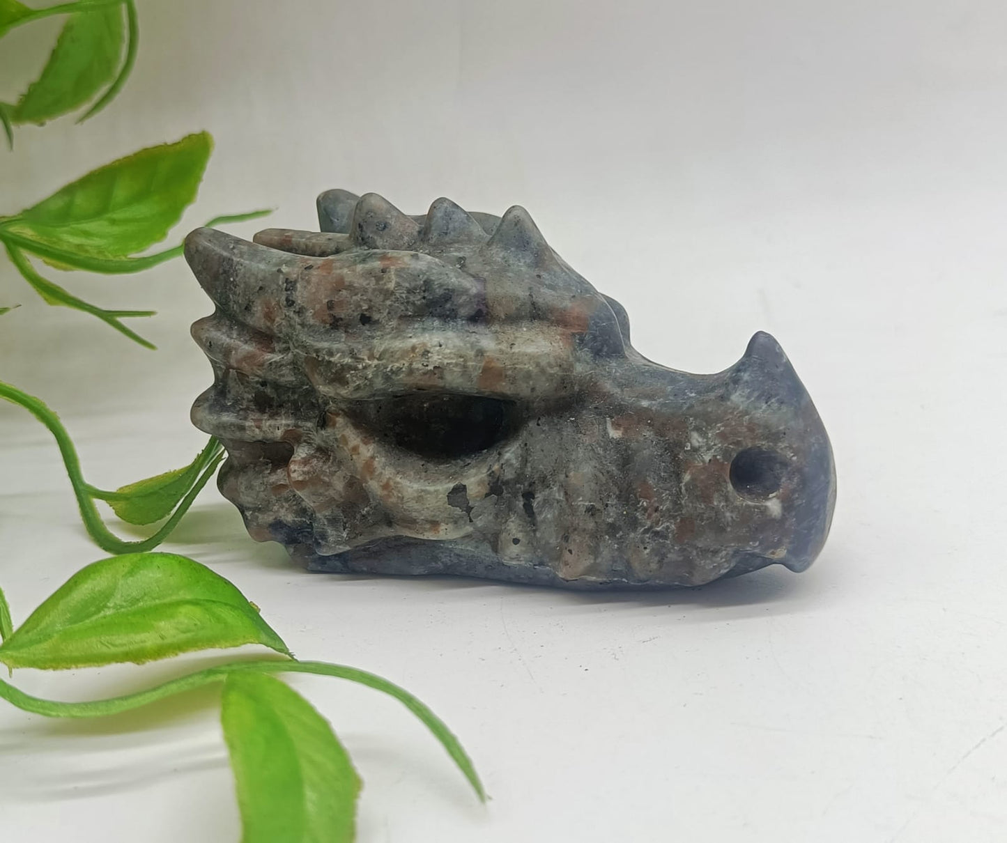 Yooperlites the Glowing Dragon 191g 8x4x4cm

