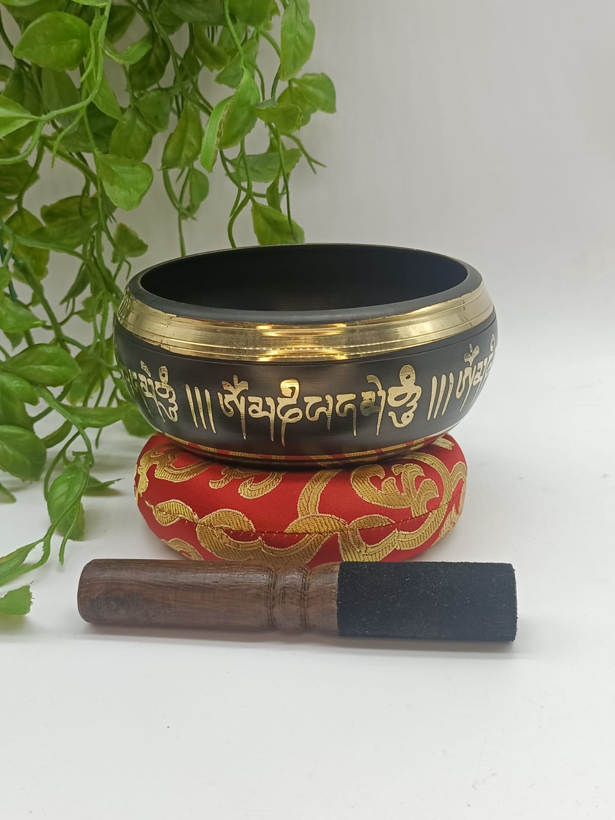 Tibetan Sound Healing Bowl 4.5 Inch C Note - Root Chakra

