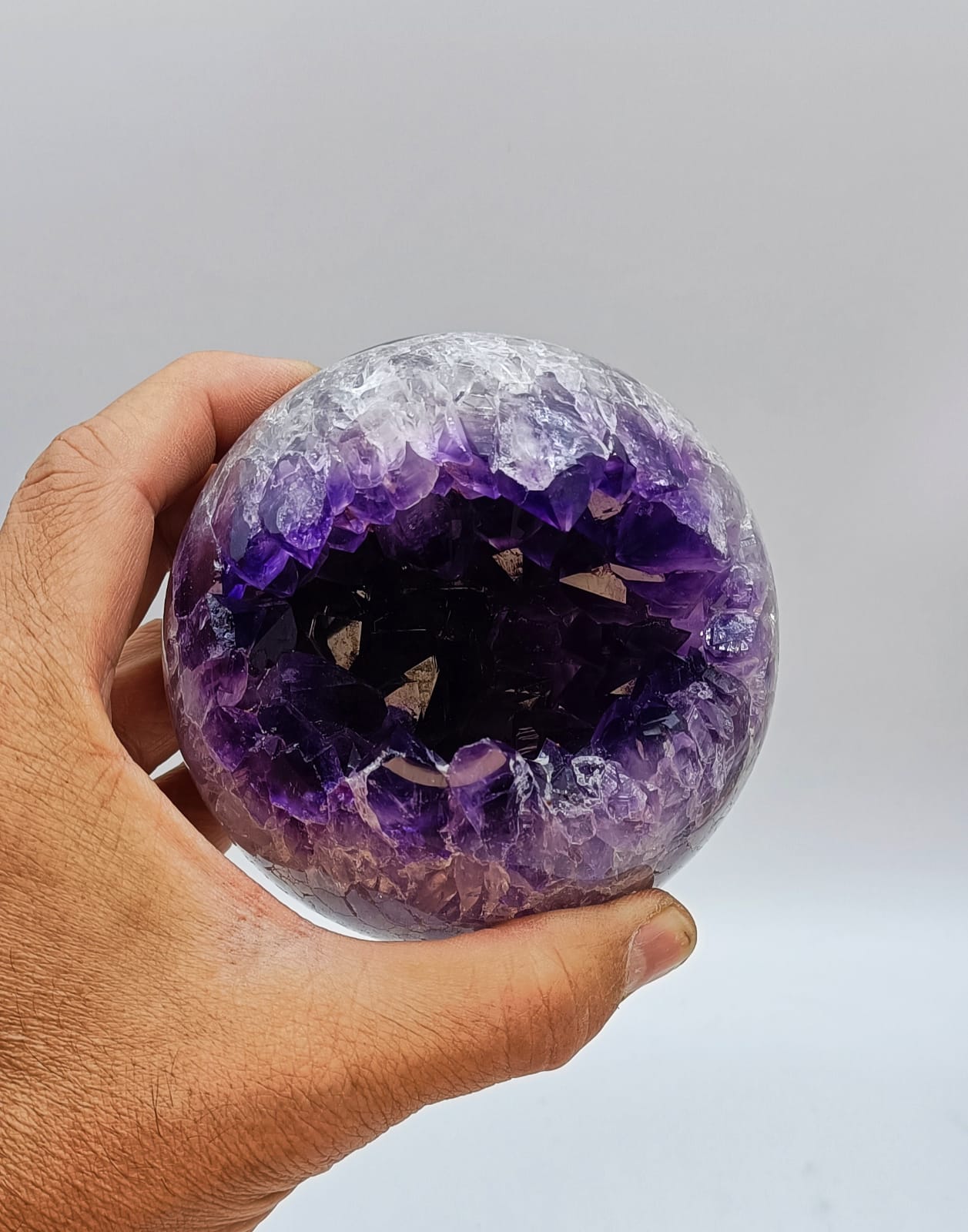 Amethyst Sphere High Grade Best Quality 1113g Crystal Wellness