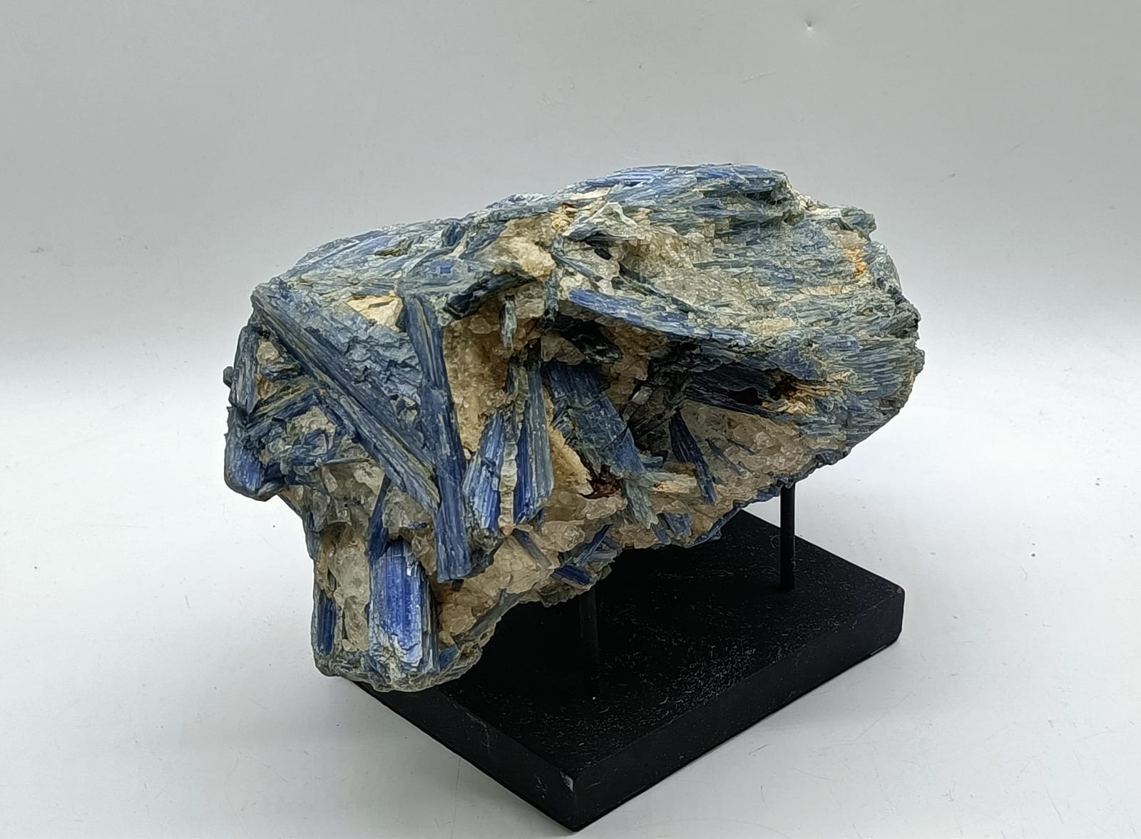 Blue Kyanite 6.708 Kgs