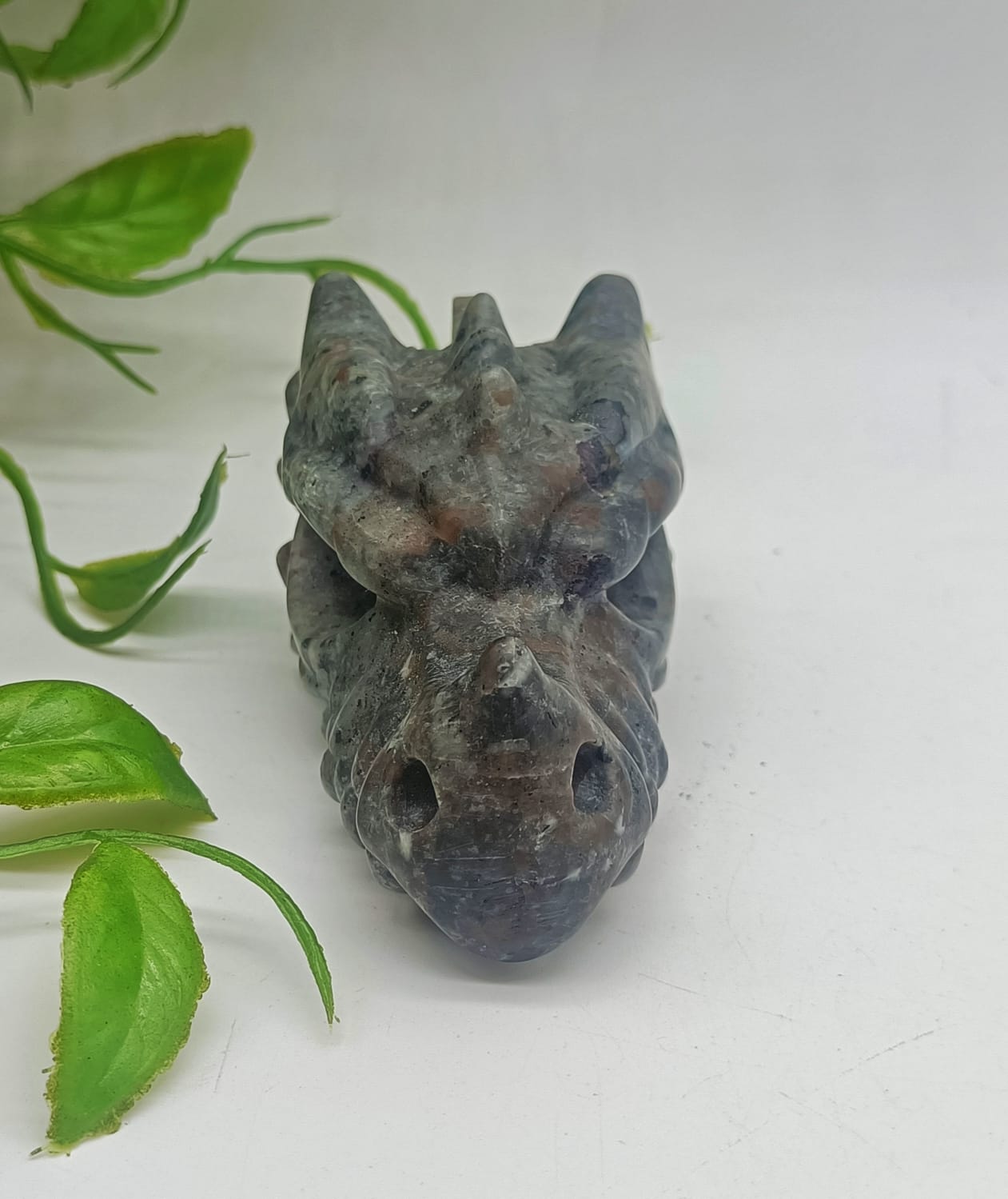 Yooperlites the Glowing Dragon 191g 8x4x4cm
